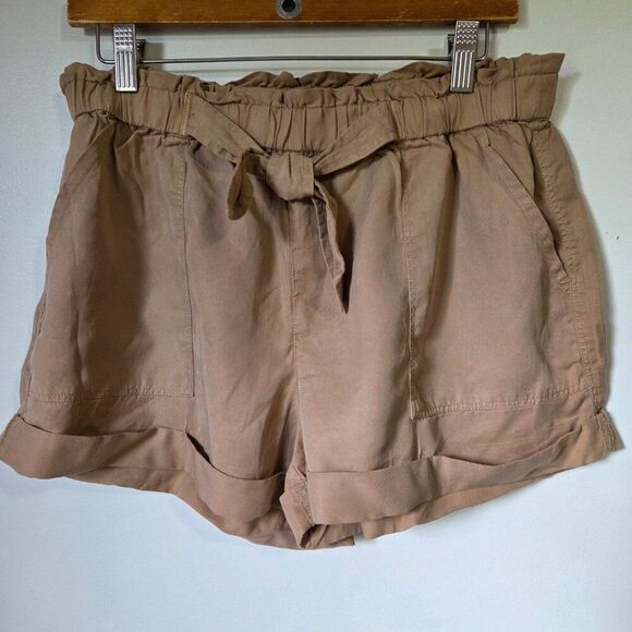 EUC AERIE TAN LYOCELL SHORTS CUFFED SIZE LARGE - Picture 1 of 14